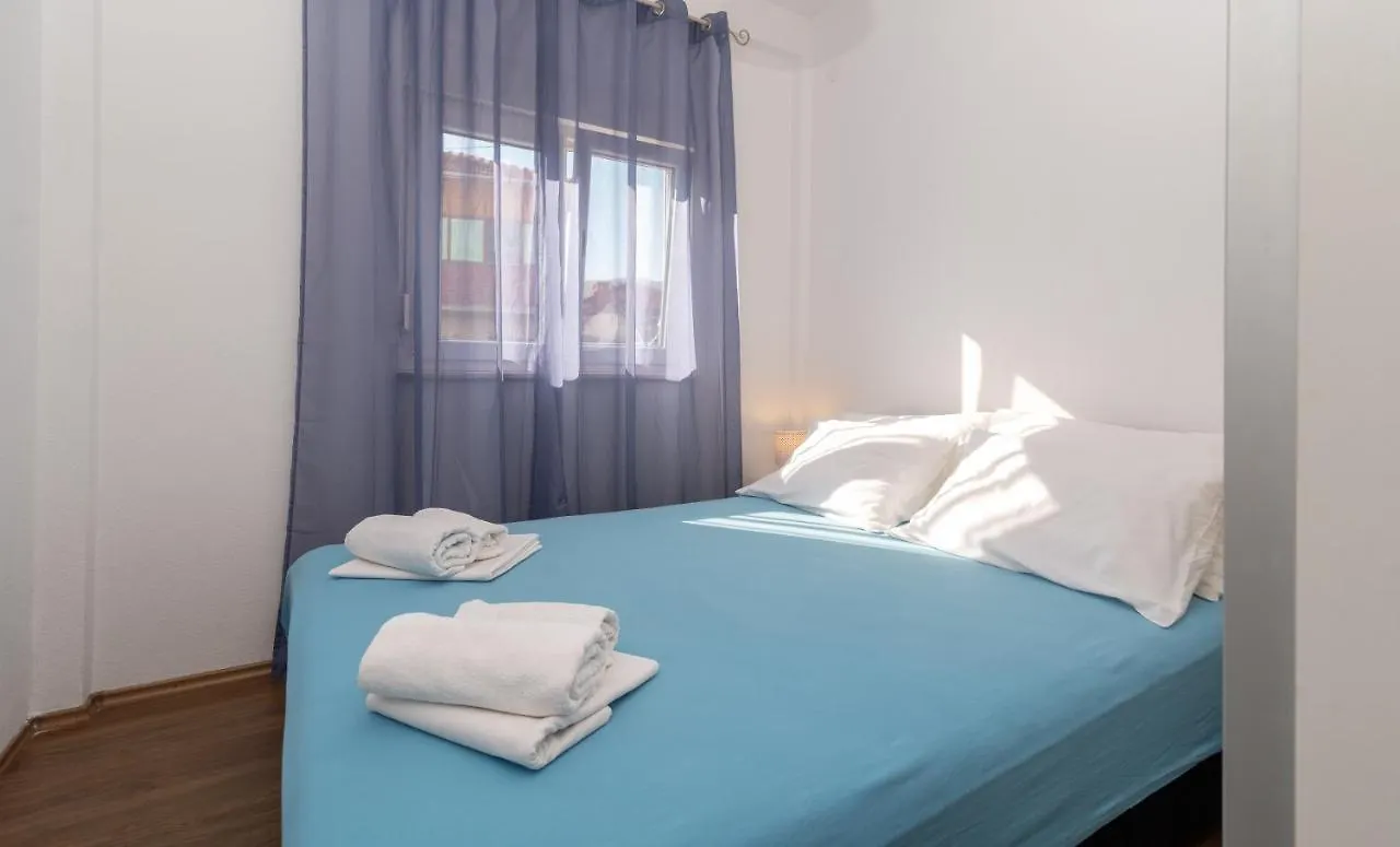 Apartments Bruna Trogir 0*,