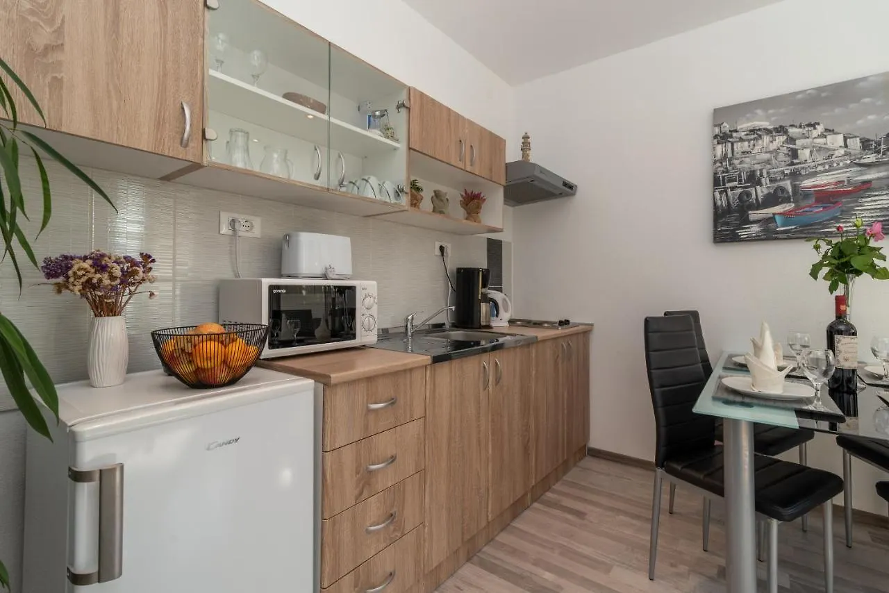 Apartments Bruna Trogir Hırvatistan